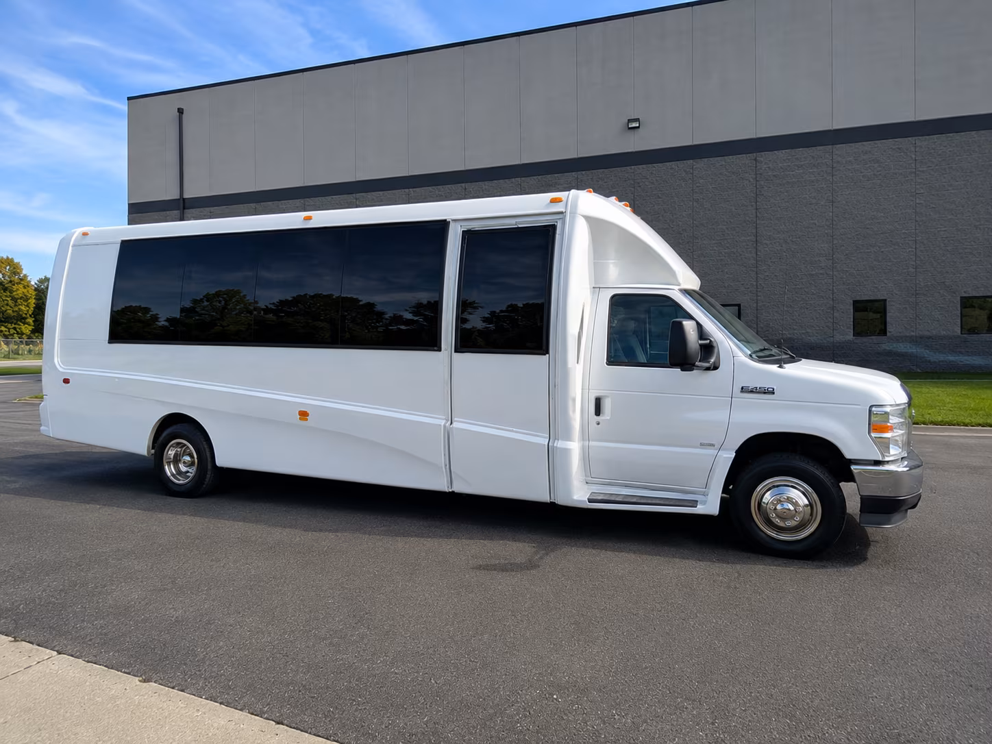 minibus rentals for smaller buckeye classes headed to the west valley